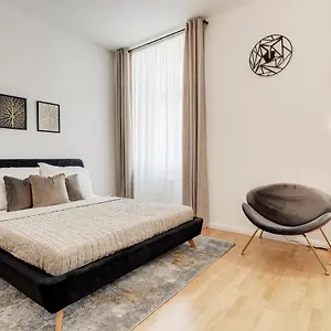 My Rubesova , Praga República Checa